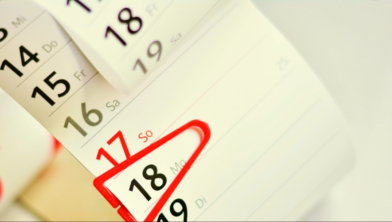 Groepsfoto van acht energiecoaches van energieloket Rhenen